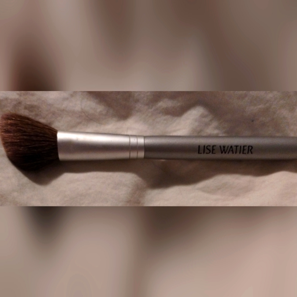 Lise Watier Angular Blush Brush